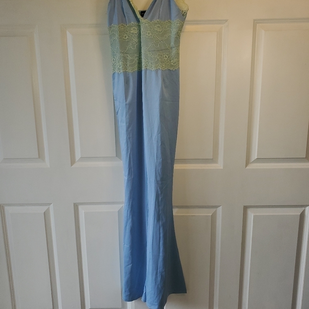Pretty little thing jumpsuit - Picture 5 of 10